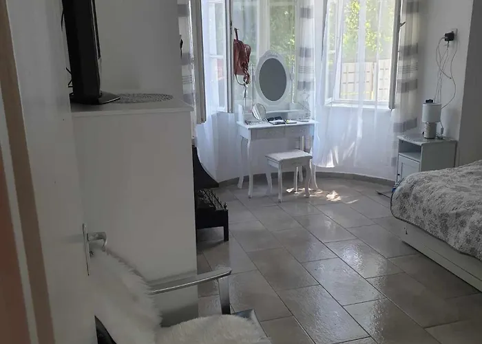 Arpad House アパート