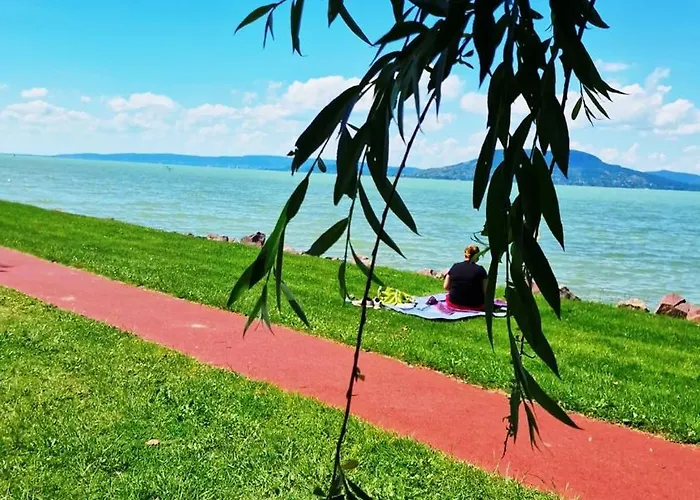 アパート Arpad House